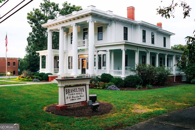 562 Winding Rose Drive, Hoschton, GA 30548