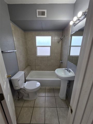 2308 Auburndale Street 4, Houston, TX 77023