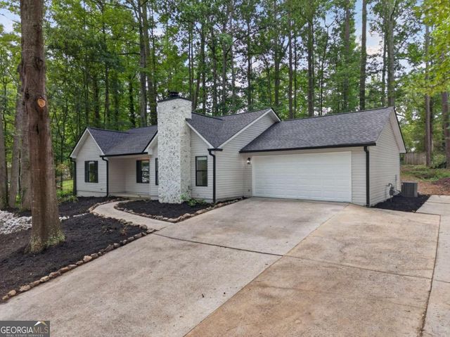 160 Running Bear Trail, Fayetteville, GA 30214
