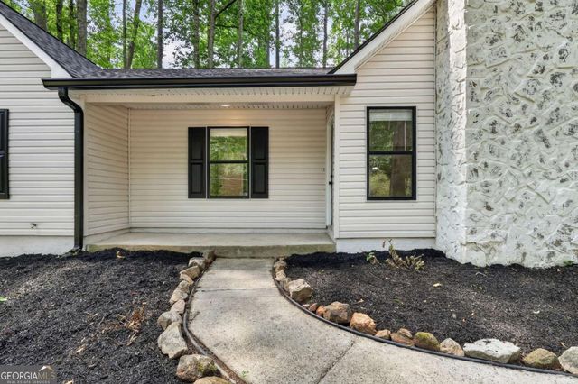 160 Running Bear Trail, Fayetteville, GA 30214