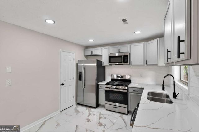 160 Running Bear Trail, Fayetteville, GA 30214