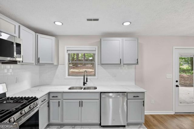160 Running Bear Trail, Fayetteville, GA 30214