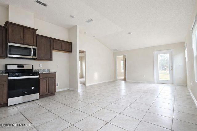 86226 MAINLINE Road, Yulee, FL 32097