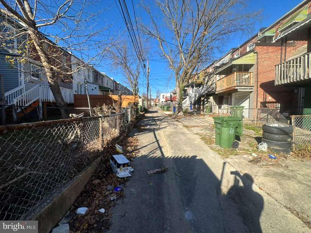 8 N ELLAMONT ST, Baltimore, MD 21229