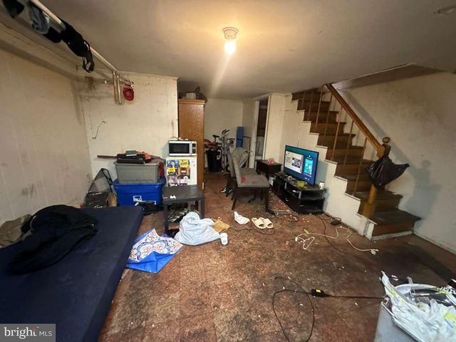 8 N ELLAMONT ST, Baltimore, MD 21229