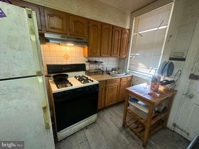 8 N ELLAMONT ST, Baltimore, MD 21229