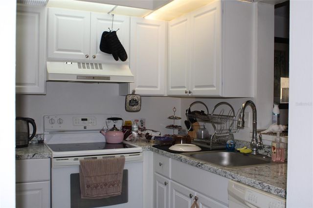 2207 BELLEAIR ROAD B11, Clearwater, FL 33764