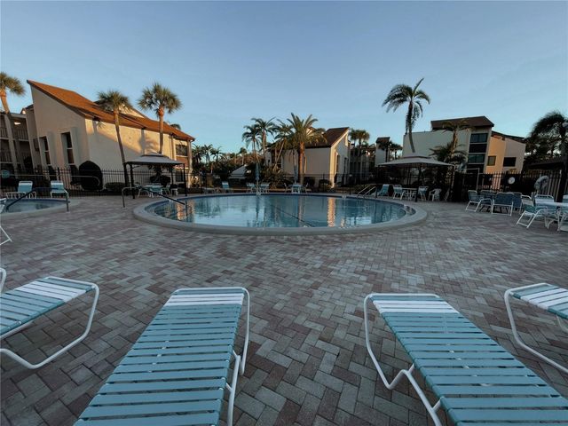 2207 BELLEAIR ROAD B11, Clearwater, FL 33764