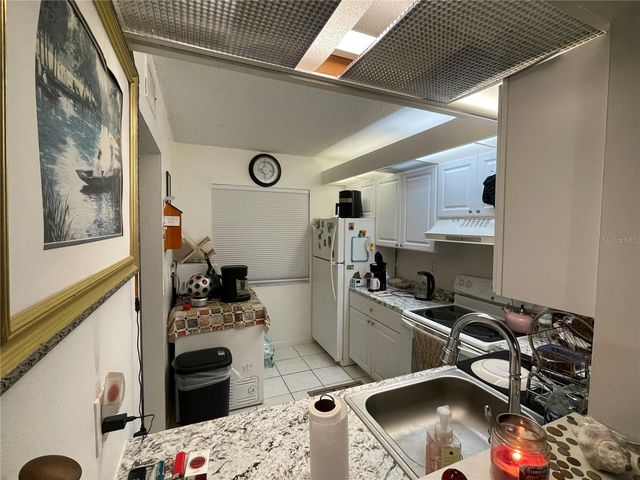 2207 BELLEAIR ROAD B11, Clearwater, FL 33764