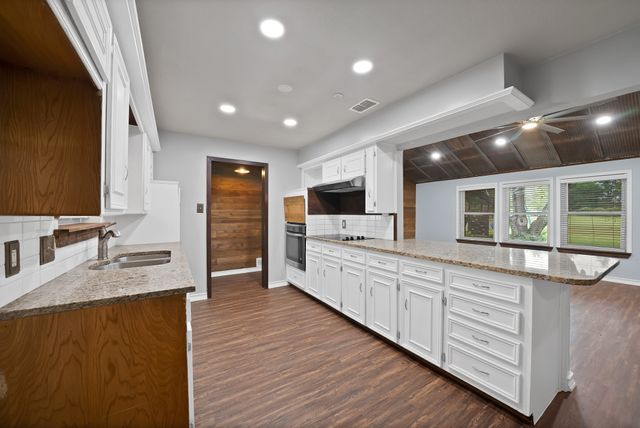4270 Sir Lancelot Circle, Midlothian, TX 76065