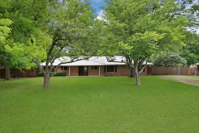 4270 Sir Lancelot Circle, Midlothian, TX 76065