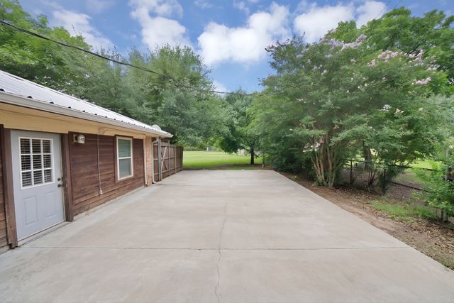 4270 Sir Lancelot Circle, Midlothian, TX 76065