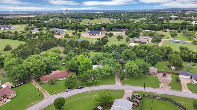4270 Sir Lancelot Circle, Midlothian, TX 76065