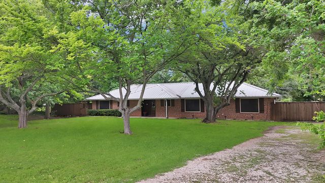 4270 Sir Lancelot Circle, Midlothian, TX 76065