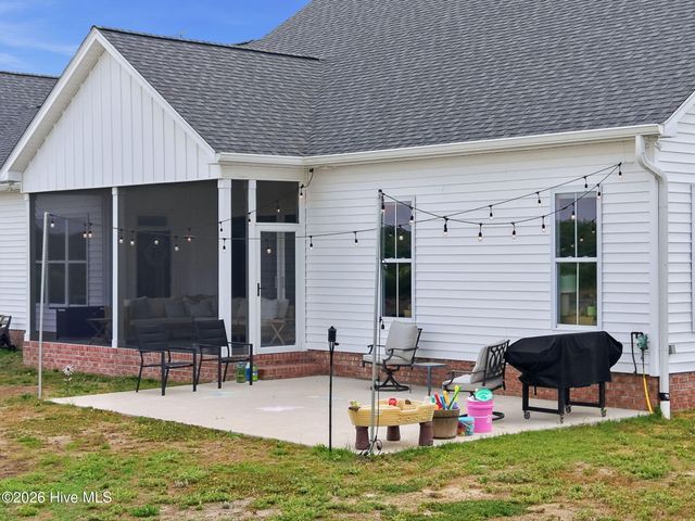 2701 Sis Mills Road, Grimesland, NC 27837