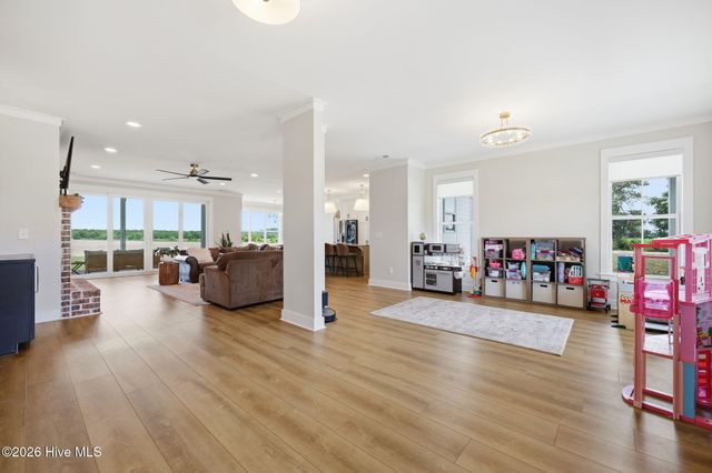 2701 Sis Mills Road, Grimesland, NC 27837