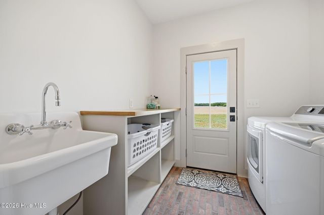2701 Sis Mills Road, Grimesland, NC 27837