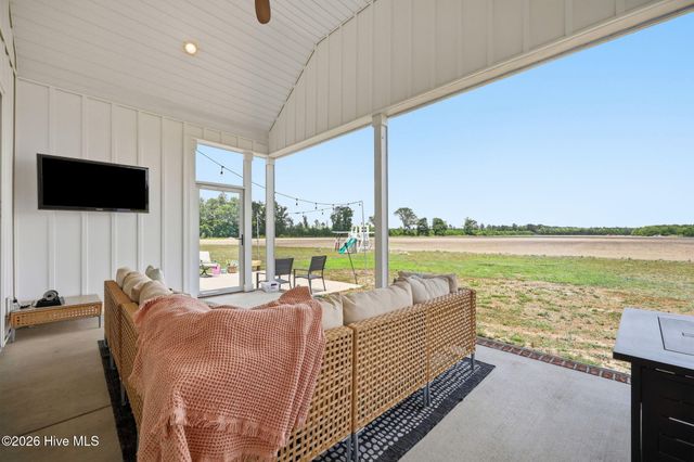 2701 Sis Mills Road, Grimesland, NC 27837