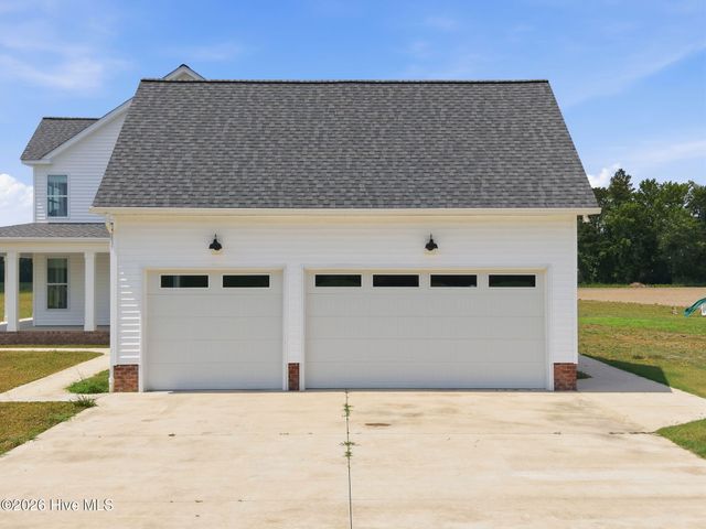 2701 Sis Mills Road, Grimesland, NC 27837