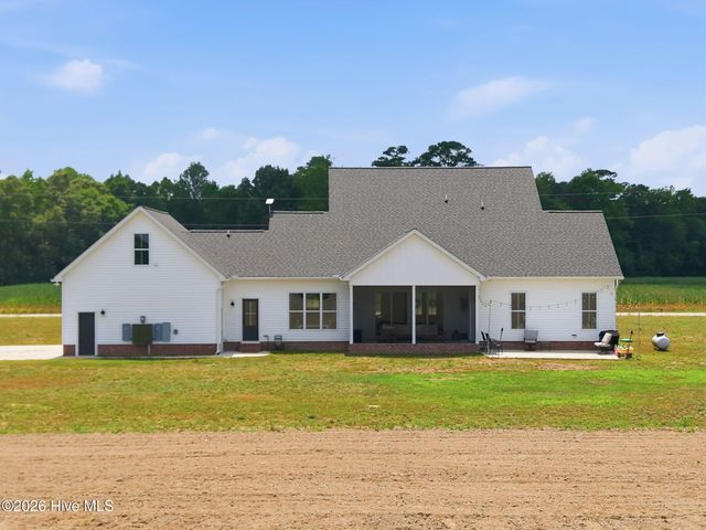 2701 Sis Mills Road, Grimesland, NC 27837