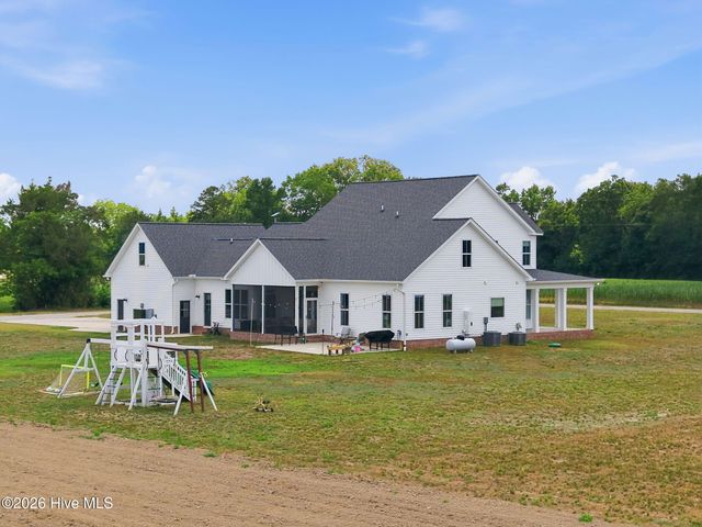2701 Sis Mills Road, Grimesland, NC 27837