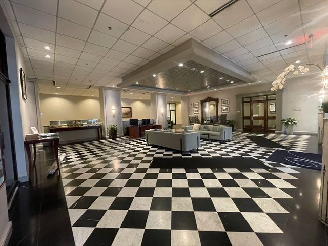 160 Commonwealth Ave 615, Boston, MA 02116