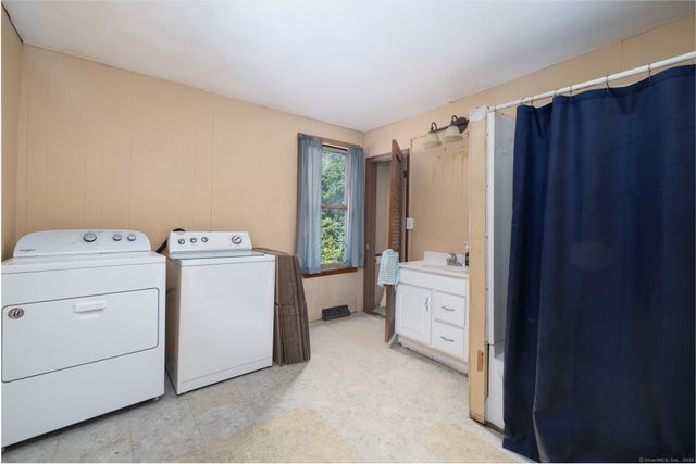 216 May Street, Naugatuck, CT 06770