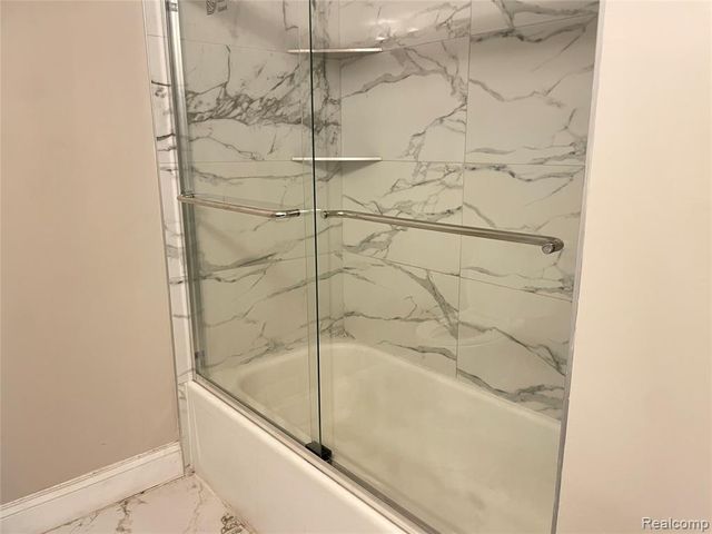 2505 Rambling Way, Bloomfield Hills, MI 48302