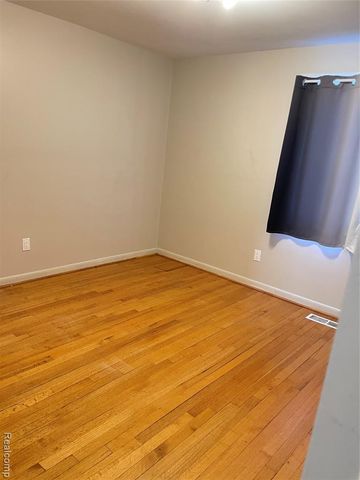 2505 Rambling Way, Bloomfield Hills, MI 48302