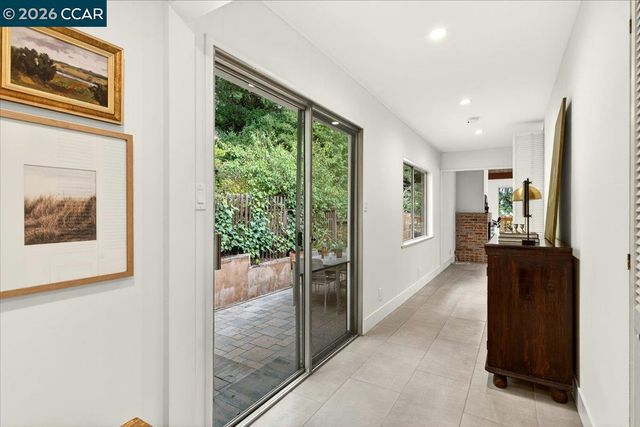 24 Las Vegas Rd, Orinda, CA 94563