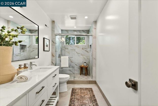 24 Las Vegas Rd, Orinda, CA 94563