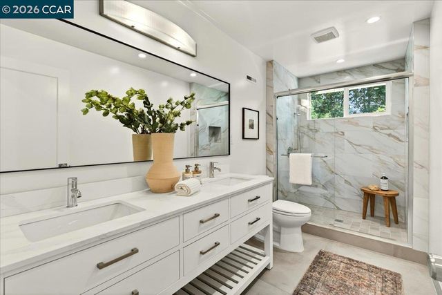 24 Las Vegas Rd, Orinda, CA 94563