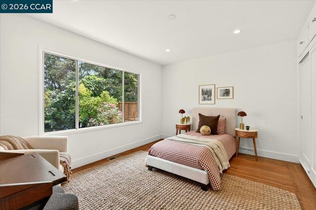 24 Las Vegas Rd, Orinda, CA 94563