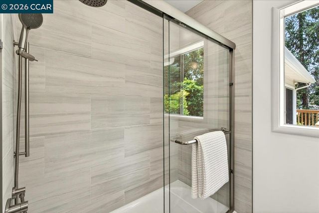 24 Las Vegas Rd, Orinda, CA 94563