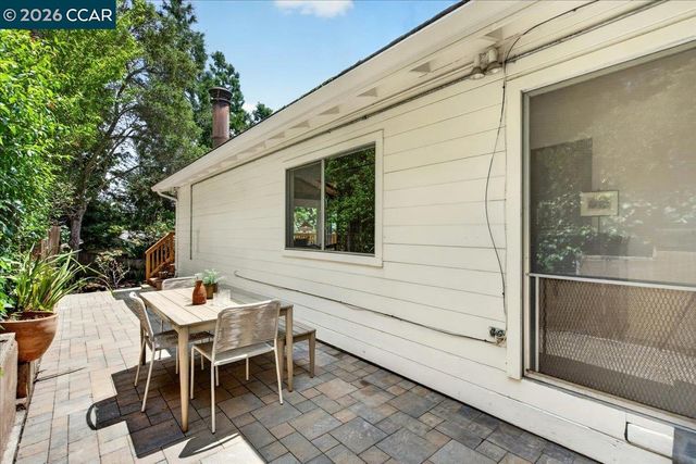 24 Las Vegas Rd, Orinda, CA 94563