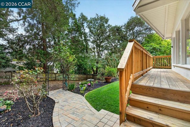 24 Las Vegas Rd, Orinda, CA 94563