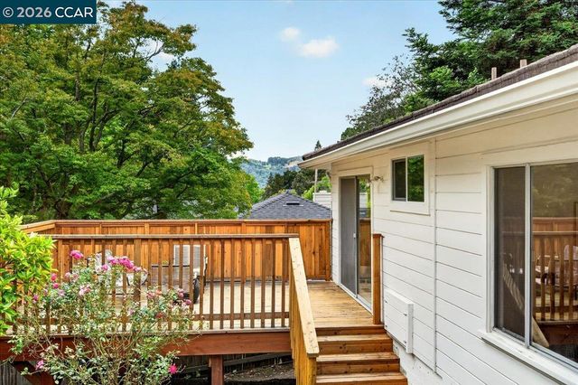 24 Las Vegas Rd, Orinda, CA 94563