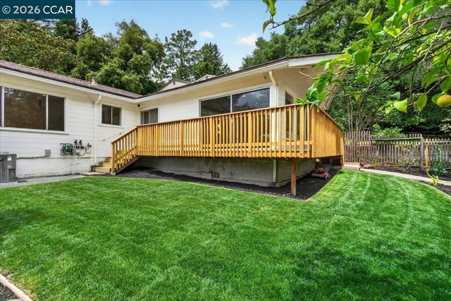 24 Las Vegas Rd, Orinda, CA 94563