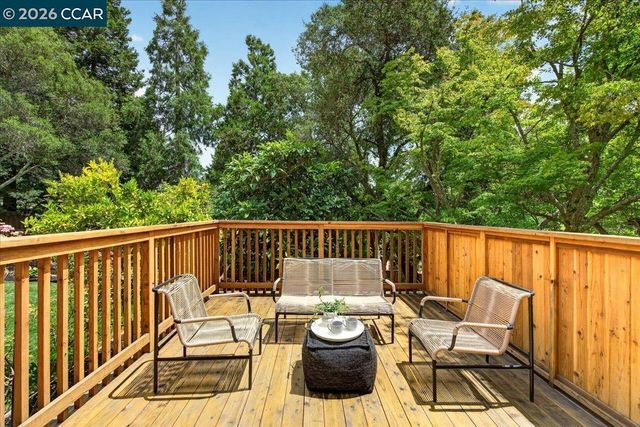 24 Las Vegas Rd, Orinda, CA 94563