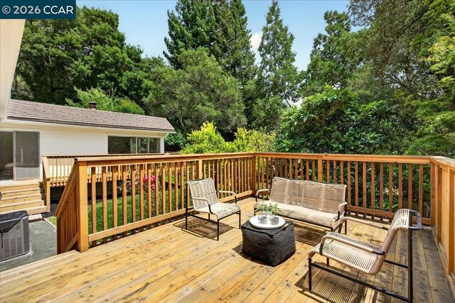 24 Las Vegas Rd, Orinda, CA 94563