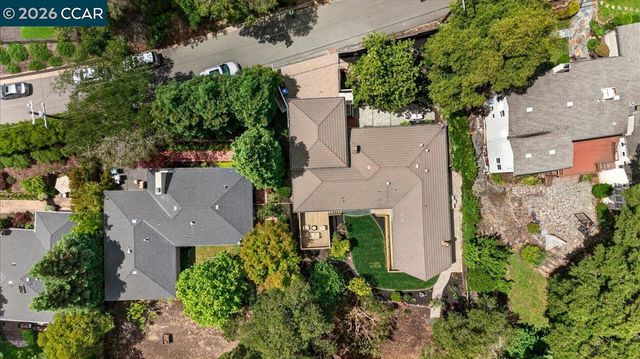 24 Las Vegas Rd, Orinda, CA 94563
