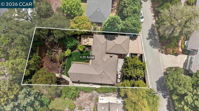 24 Las Vegas Rd, Orinda, CA 94563