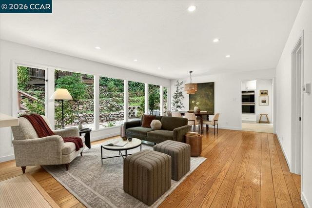 24 Las Vegas Rd, Orinda, CA 94563