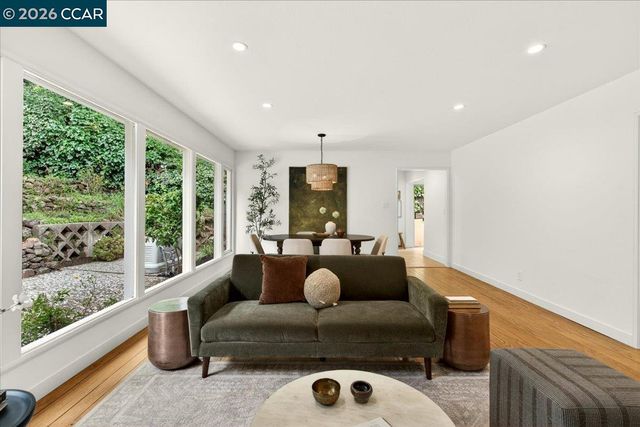 24 Las Vegas Rd, Orinda, CA 94563