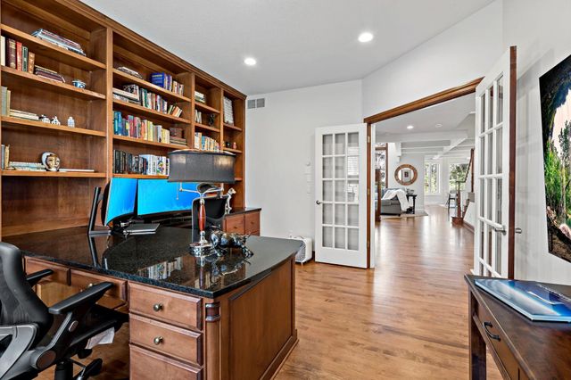 1504 Summit Oaks Court, Burnsville, MN 55337