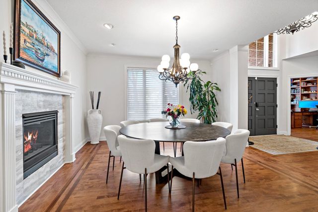1504 Summit Oaks Court, Burnsville, MN 55337