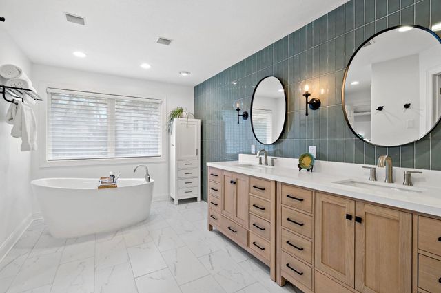 1504 Summit Oaks Court, Burnsville, MN 55337