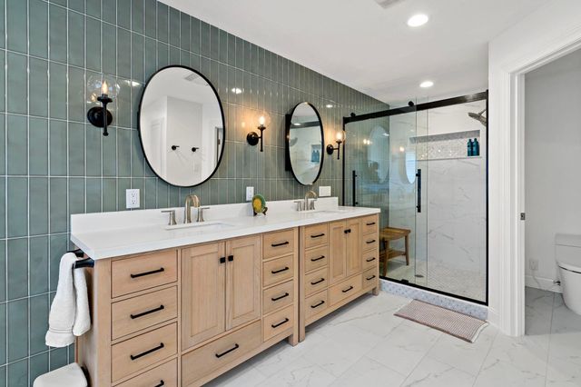 1504 Summit Oaks Court, Burnsville, MN 55337