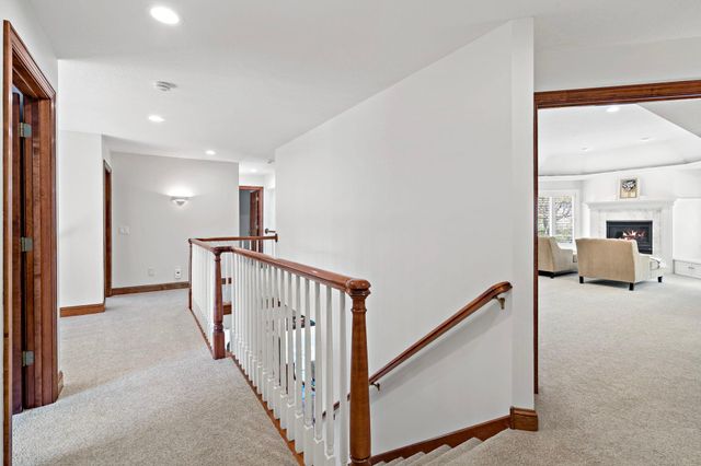 1504 Summit Oaks Court, Burnsville, MN 55337