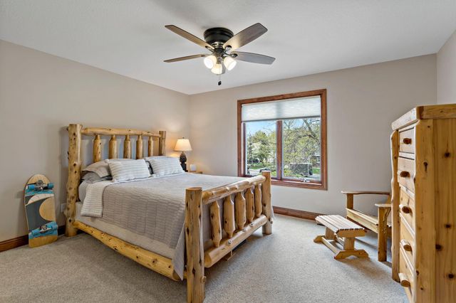 1504 Summit Oaks Court, Burnsville, MN 55337